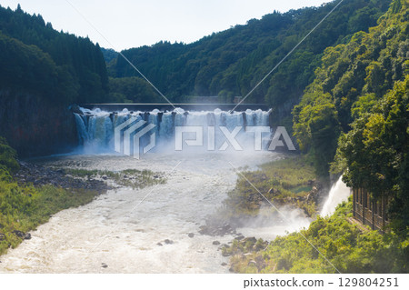 Chinda Falls and the Sky (Bungo-Ono City, Oita Prefecture) Chinda Falls and the Sky (Bungo-Ono City, Oita Prefecture) 129804251