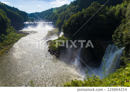 鎮田瀑布與天空（大分縣豐後大野市） 129804254
