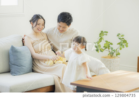 家庭的客廳 129804735