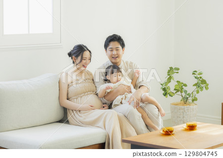 家庭的客廳 129804745