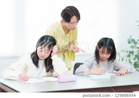 學習女孩、教師、導師、教育媽媽 129806934