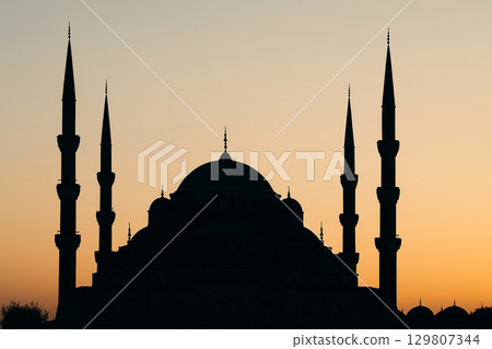 Silhouette of the Blue Mosque at sunset 129807344