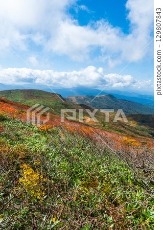秋季攀登栗駒山(栗駒山~益山:益山眺望) 秋季攀登栗駒山(栗駒山~益山:益山眺望) 129807843