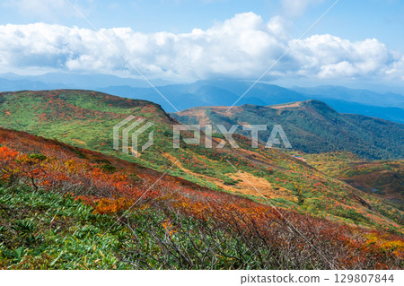 秋季攀登栗駒山(栗駒山~益山:益山眺望) 秋季攀登栗駒山(栗駒山~益山:益山眺望) 129807844
