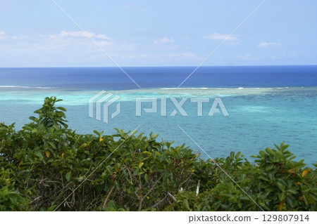 [沖繩縣石垣島] 從玉取崎展望台眺望海岸風景 129807914