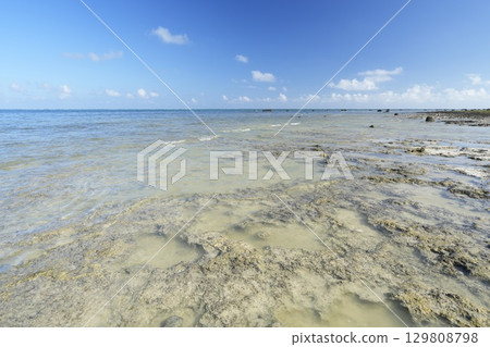 [Ishigaki Island, Okinawa Prefecture] Yonehara Beach 129808798