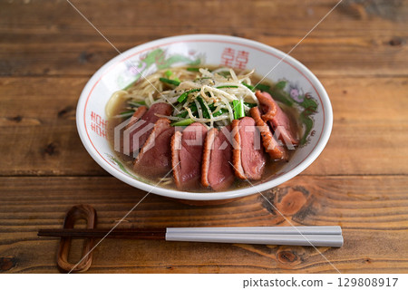 鴨肉醬油拉麵 鴨肉醬油拉麵 129808917