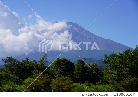 Mt.Fuji in summer seen from Susono City, Shizuoka Prefecture 129809107