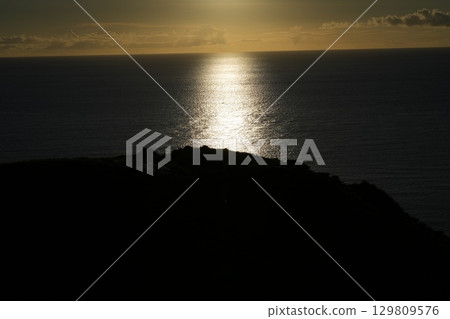 [Ishigaki Island, Okinawa Prefecture] Sunset view from Cape Hirakubo 129809576