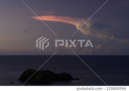 [Ishigaki Island, Okinawa Prefecture] Sunset view from Cape Hirakubo 129809594