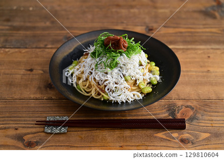 銀魚毛豆梅子義面 銀魚毛豆梅子義面 129810604