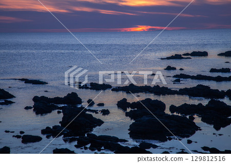 Japan Sea sunset view 129812516