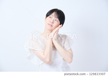 中年女子短髮髮型圖片 中年女子短髮髮型圖片 129813307