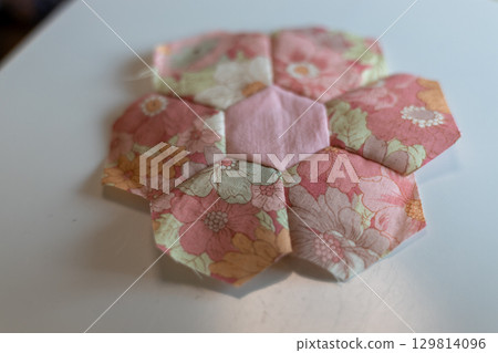 拼湊物碎片 129814096