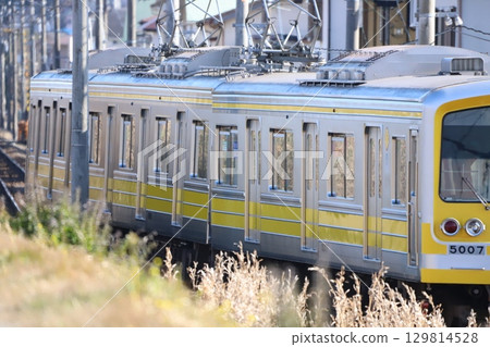 Roads and trains along the Daiyuzan Line Roads and trains along the Daiyuzan Line 129814528