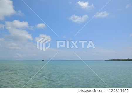 Beautiful turquoise seascape of Kuroshima 129815355