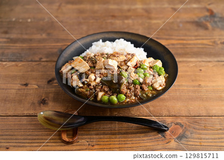 麻婆茄子豆腐蓋飯 129815711