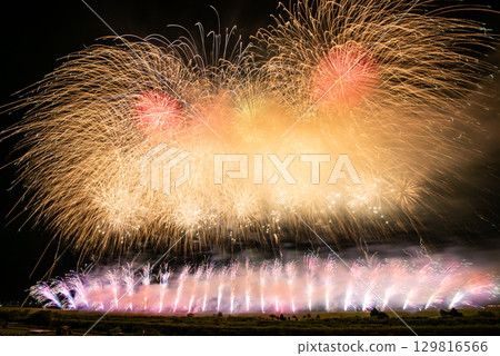 Shinmei Fireworks, the largest fireworks display in Yamanashi Prefecture and one of Japan's top fireworks displays Shinmei Fireworks, the largest fireworks display in Yamanashi Prefecture and one of Japan's top fireworks displays 129816566