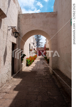 Walkways of Santa Catalina Monastery in Arequipa, Peru 129821626