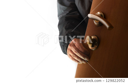 The thief opens the doors 129822052