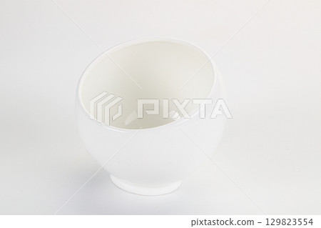 Empty gravy pot for sauce Empty gravy pot for sauce 129823554