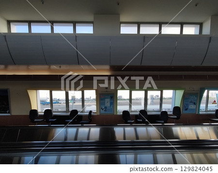 台灣高雄-05.19.2025:小港區高雄國際機場觀景塔 台灣高雄-05.19.2025:小港區高雄國際機場觀景塔 129824045