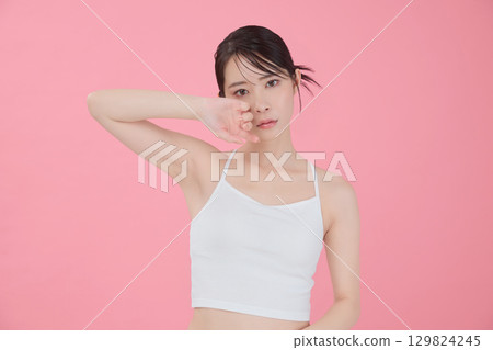 美女圖片：年輕女子肖像 129824245