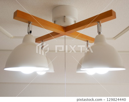 時尚的天花板照明 129824440