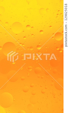 Colorful Artistic of Oil Drop Floating on the Water. Abstract Water Bubbles Background. Oil Drops on the Water Surface Colorful Artistic of Oil Drop Floating on the Water. Abstract Water Bubbles Background. Oil Drops on the Water Surface 129825018
