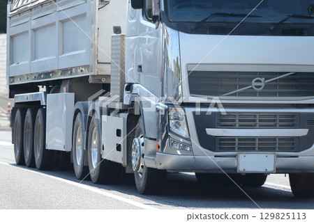 Trailer dump image 129825113