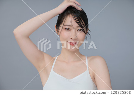 Beauty image: Portrait of a young woman Beauty image: Portrait of a young woman 129825808