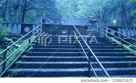 Stairs leading to the main hall of Sanyasawa Akagi Shrine Stairs leading to the main hall of Sanyasawa Akagi Shrine 129825825