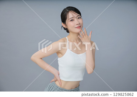 美女圖片:年輕女子肖像 美女圖片:年輕女子肖像 129825862