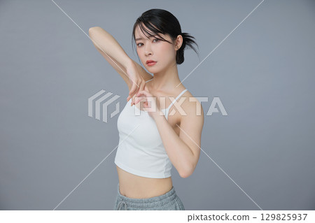 美女圖片:年輕女子肖像 美女圖片:年輕女子肖像 129825937