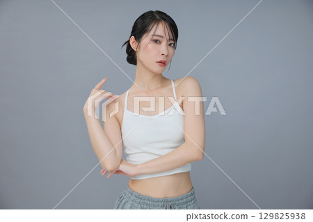 美女圖片:年輕女子肖像 美女圖片:年輕女子肖像 129825938