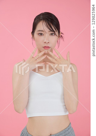 美女圖片：年輕女子肖像 129825964