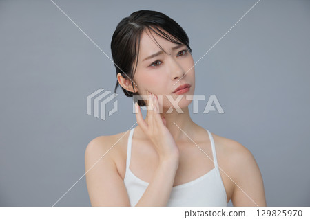 美女圖片：年輕女子肖像 129825970