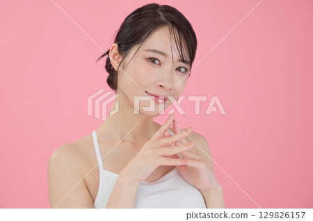 美女圖片：年輕女子肖像 129826157