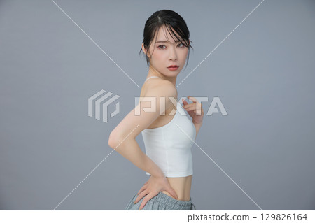 美女圖片：年輕女子肖像 129826164