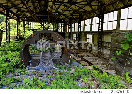 Sado Gold Mine's crushing plant and ore transport car turntable 129826358