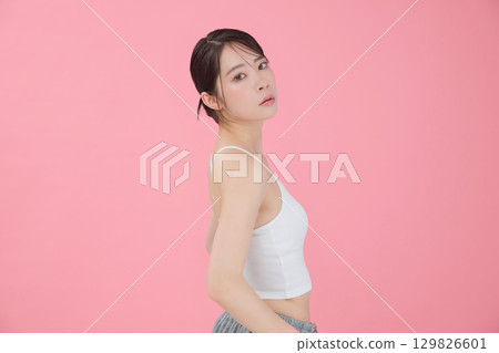 美女圖片:年輕女子肖像 美女圖片:年輕女子肖像 129826601