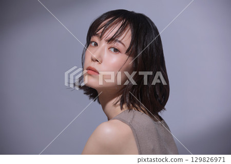美女圖片:年輕女子肖像 美女圖片:年輕女子肖像 129826971