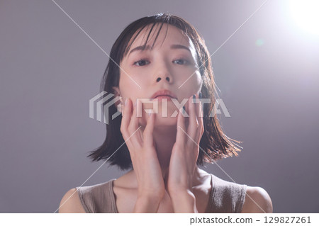 美女圖片：年輕女子肖像 129827261