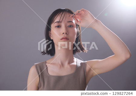 美女圖片：年輕女子肖像 129827264