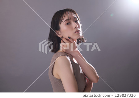 美女圖片:年輕女子肖像 美女圖片:年輕女子肖像 129827326