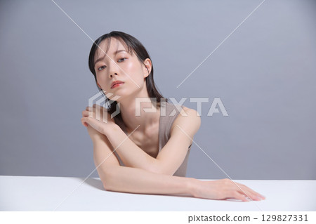 美女圖片：年輕女子肖像 129827331