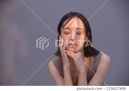 美女圖片:年輕女子肖像 美女圖片:年輕女子肖像 129827406