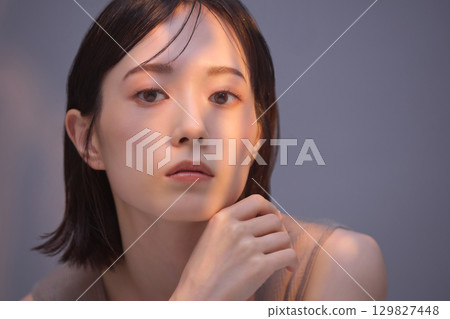 美女圖片:年輕女子肖像 美女圖片:年輕女子肖像 129827448