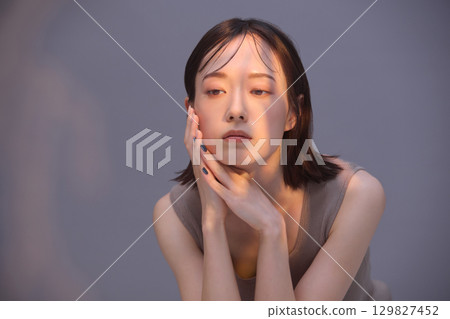 美女圖片:年輕女子肖像 美女圖片:年輕女子肖像 129827452
