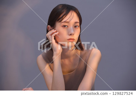美女圖片:年輕女子肖像 美女圖片:年輕女子肖像 129827524